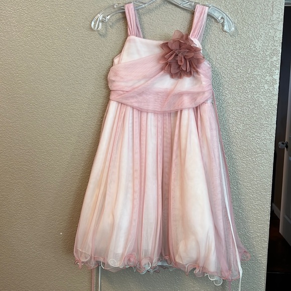 Kids Dream dress, size 9/10. Worn once for a wedding as the flower girl - Picture 1 of 4